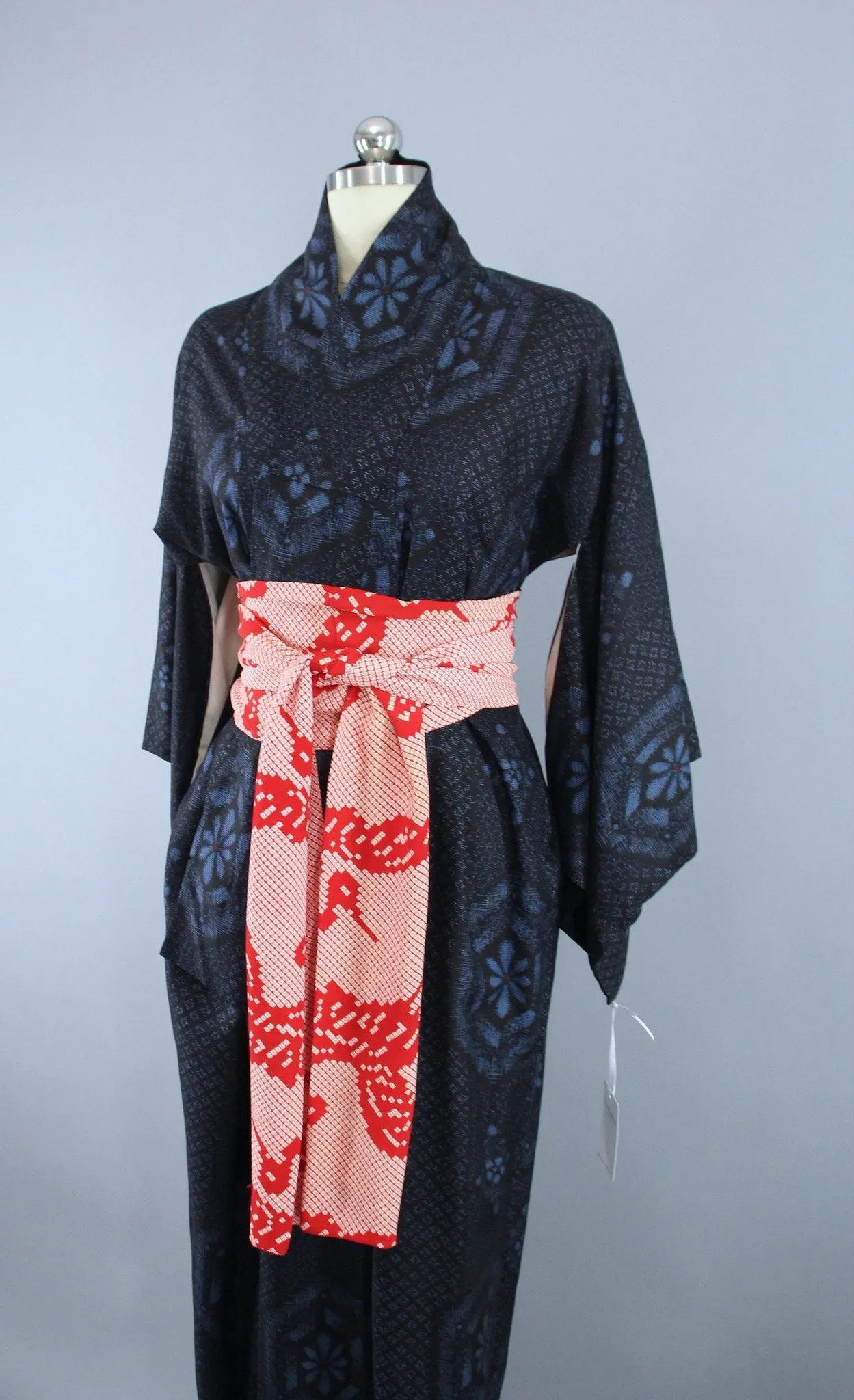 1950s Vintage Kimono Robe in Black & Blue IKAT