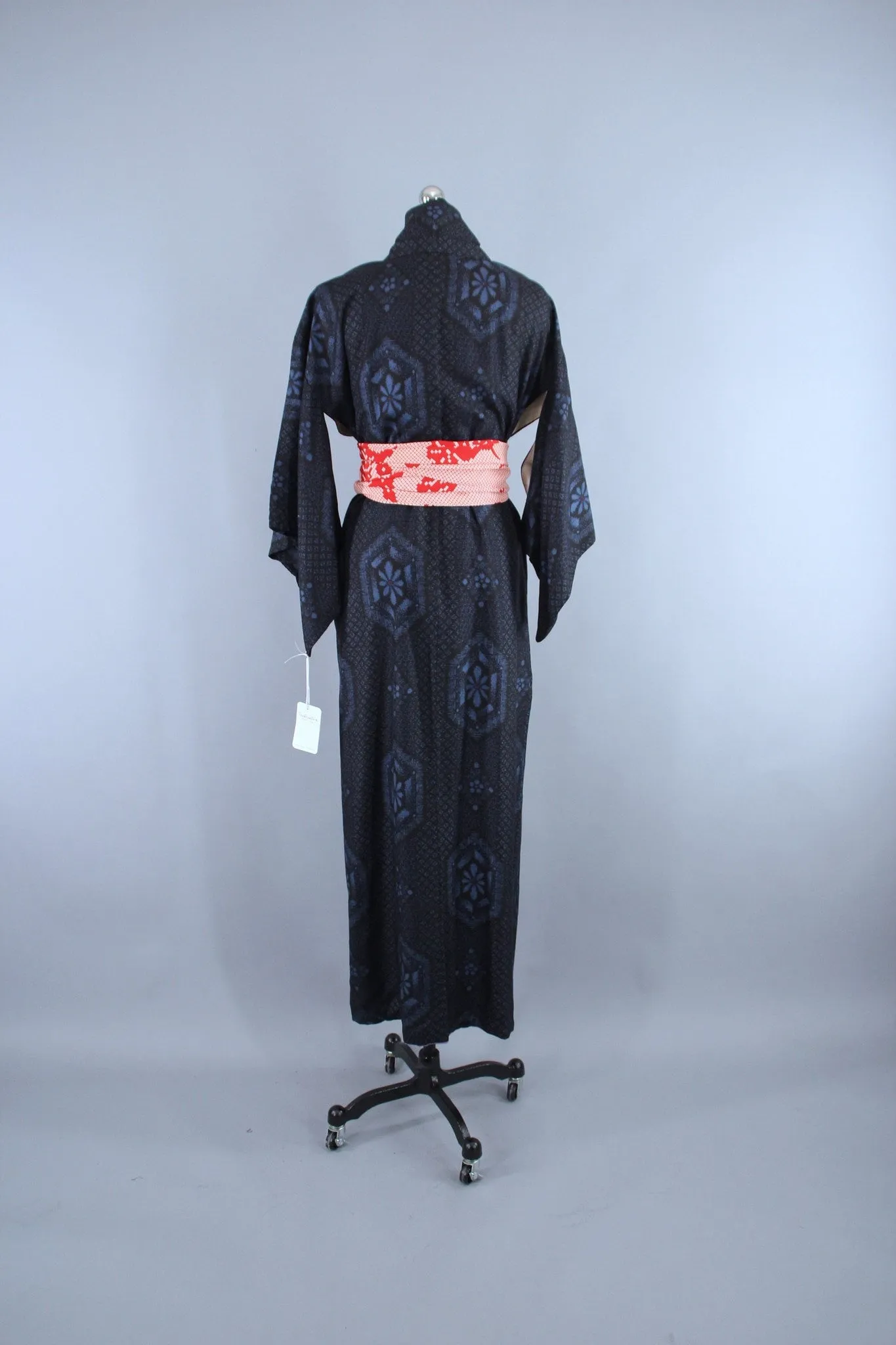 1950s Vintage Kimono Robe in Black & Blue IKAT