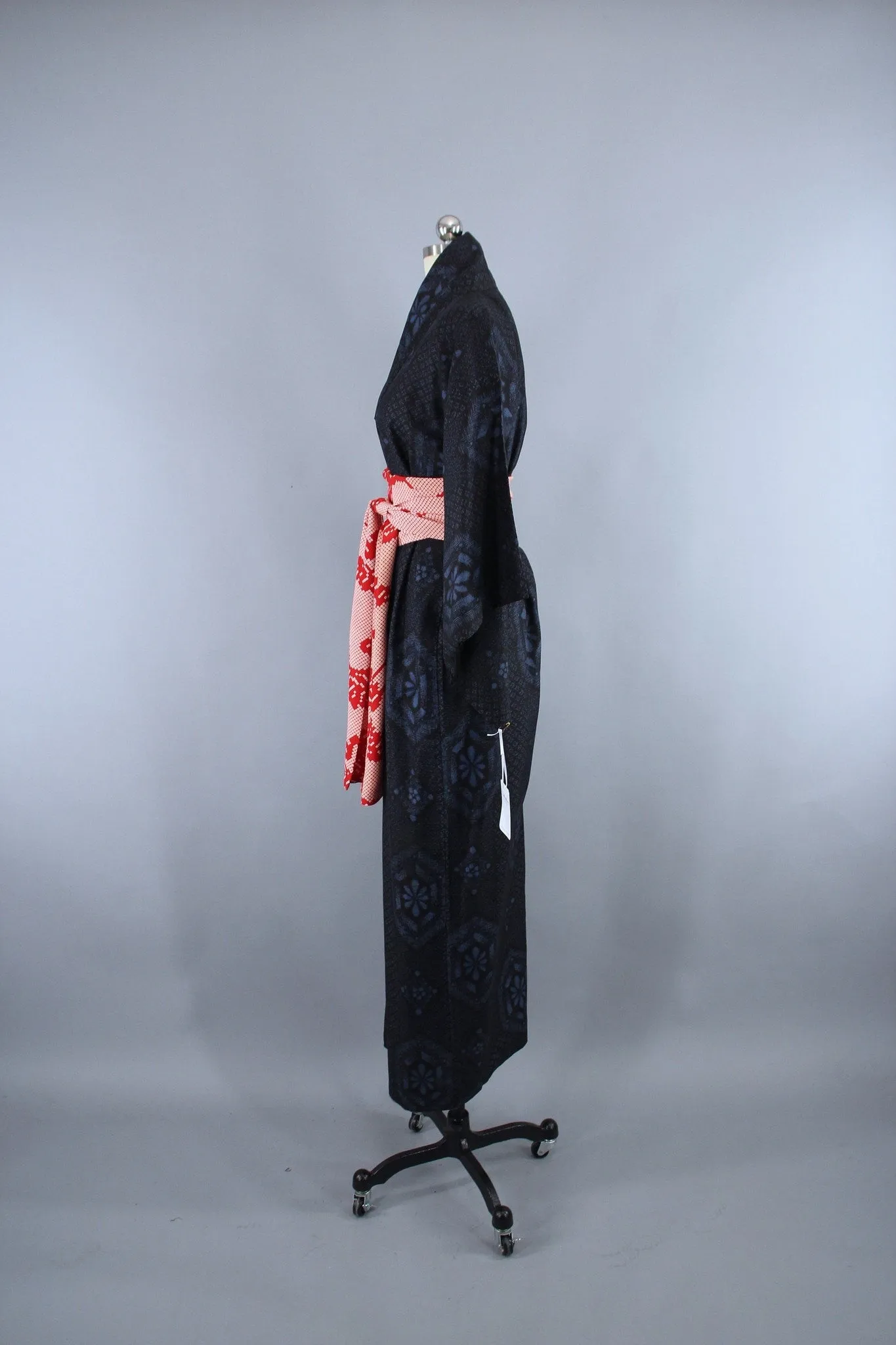 1950s Vintage Kimono Robe in Black & Blue IKAT