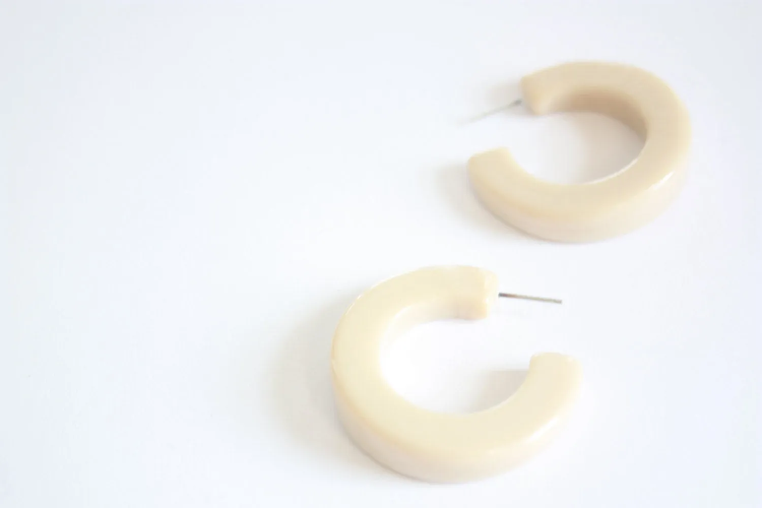 Creamy White Enamel Lucite Marbled Hoop Earrings