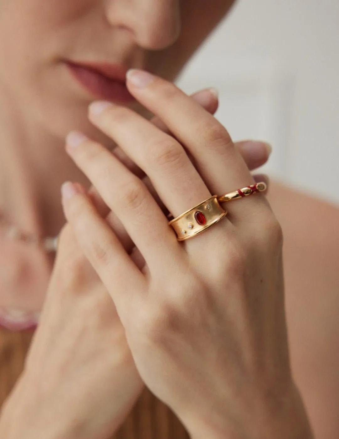 Gold Simple Intertwined Red Line Zircon Rings