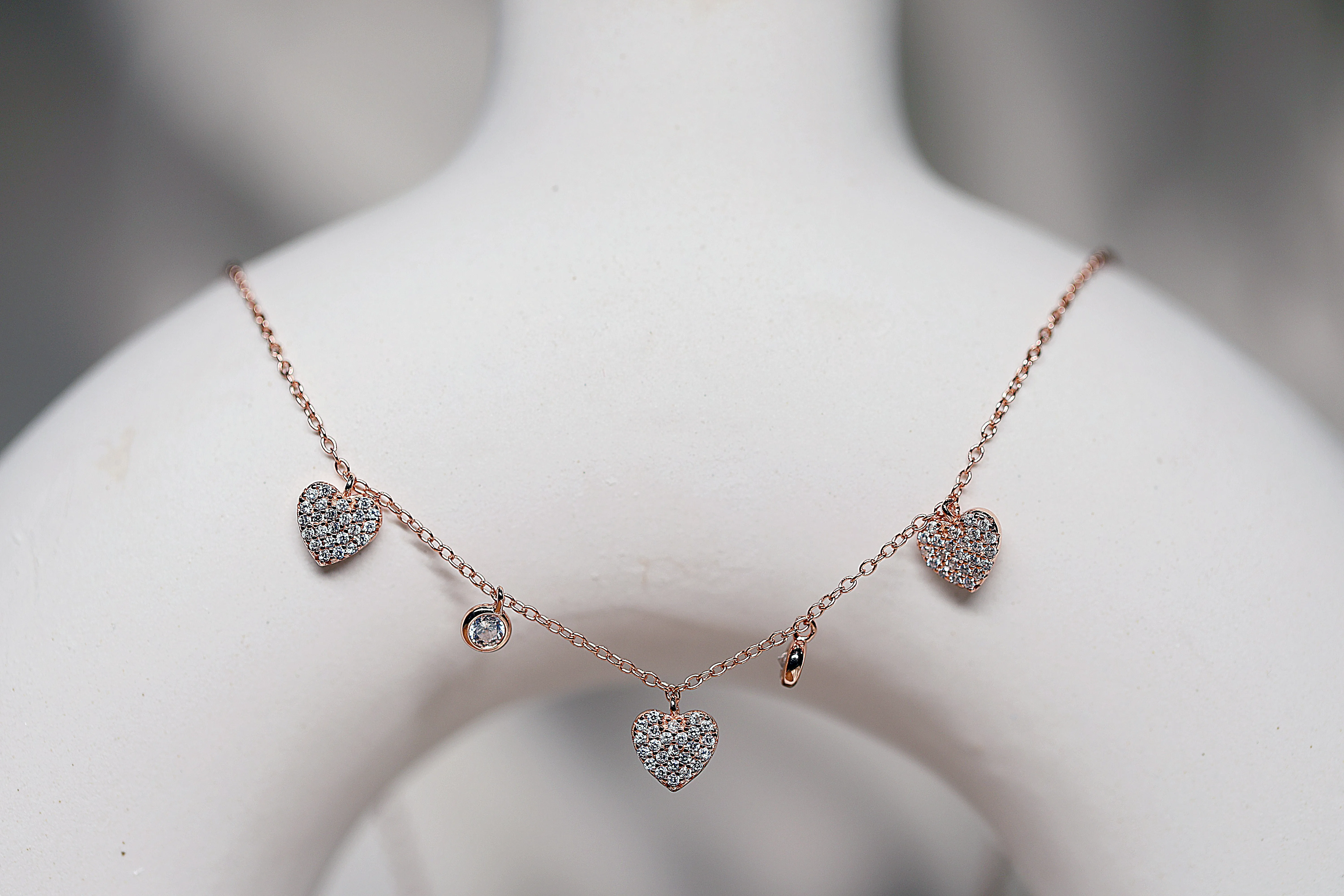 Mini heart rose gold necklace