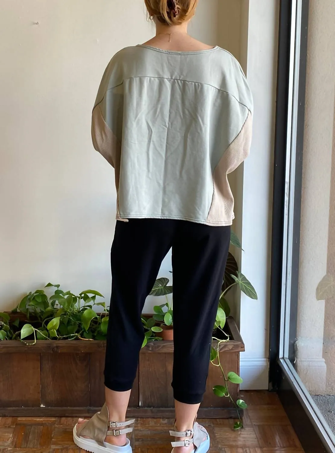 "the Heather" Two-Tone Sweatshirt In Biscotti/sage