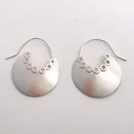 Round trim earrings