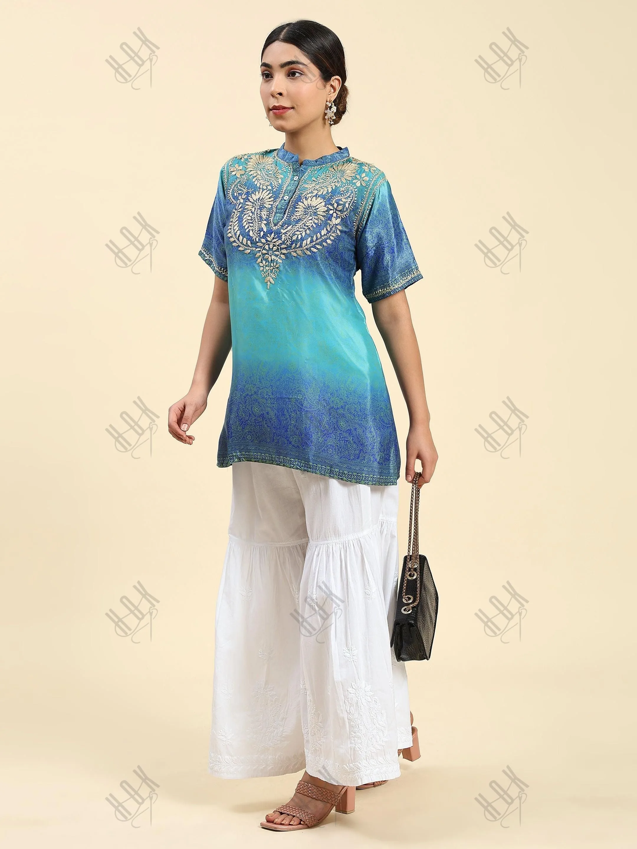 Samma Chikankari Short Tunic in Polysik for Women Halfsleeve - MultiBlue