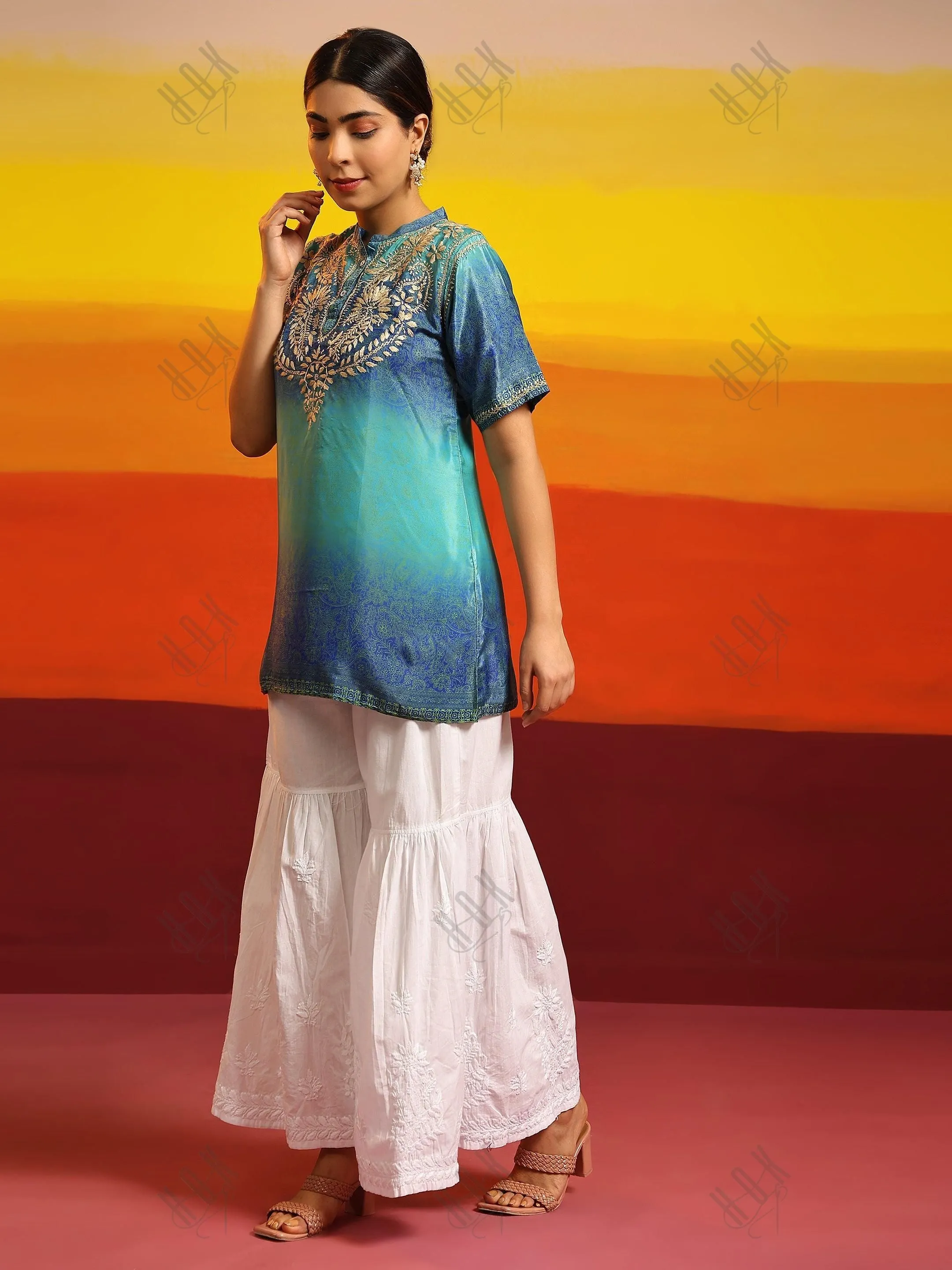 Samma Chikankari Short Tunic in Polysik for Women Halfsleeve - MultiBlue