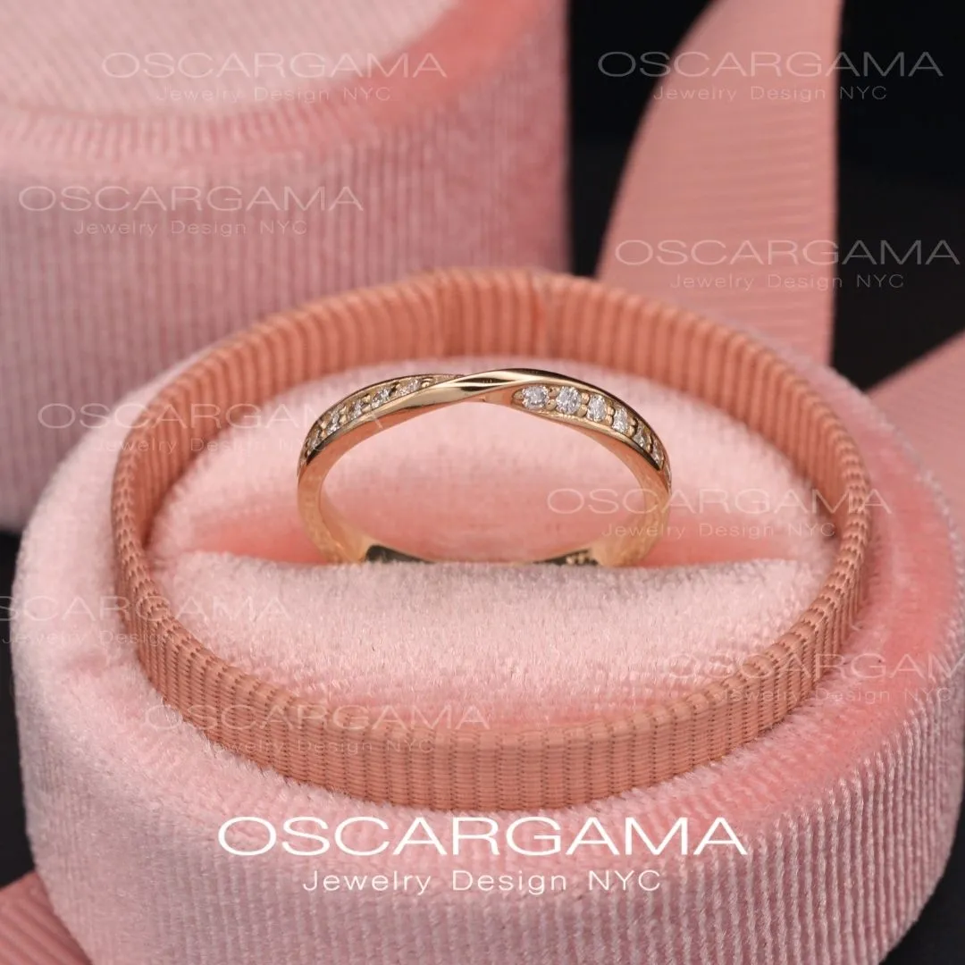 Twisted Wedding Band with 16 Diamonds in 14k Gold