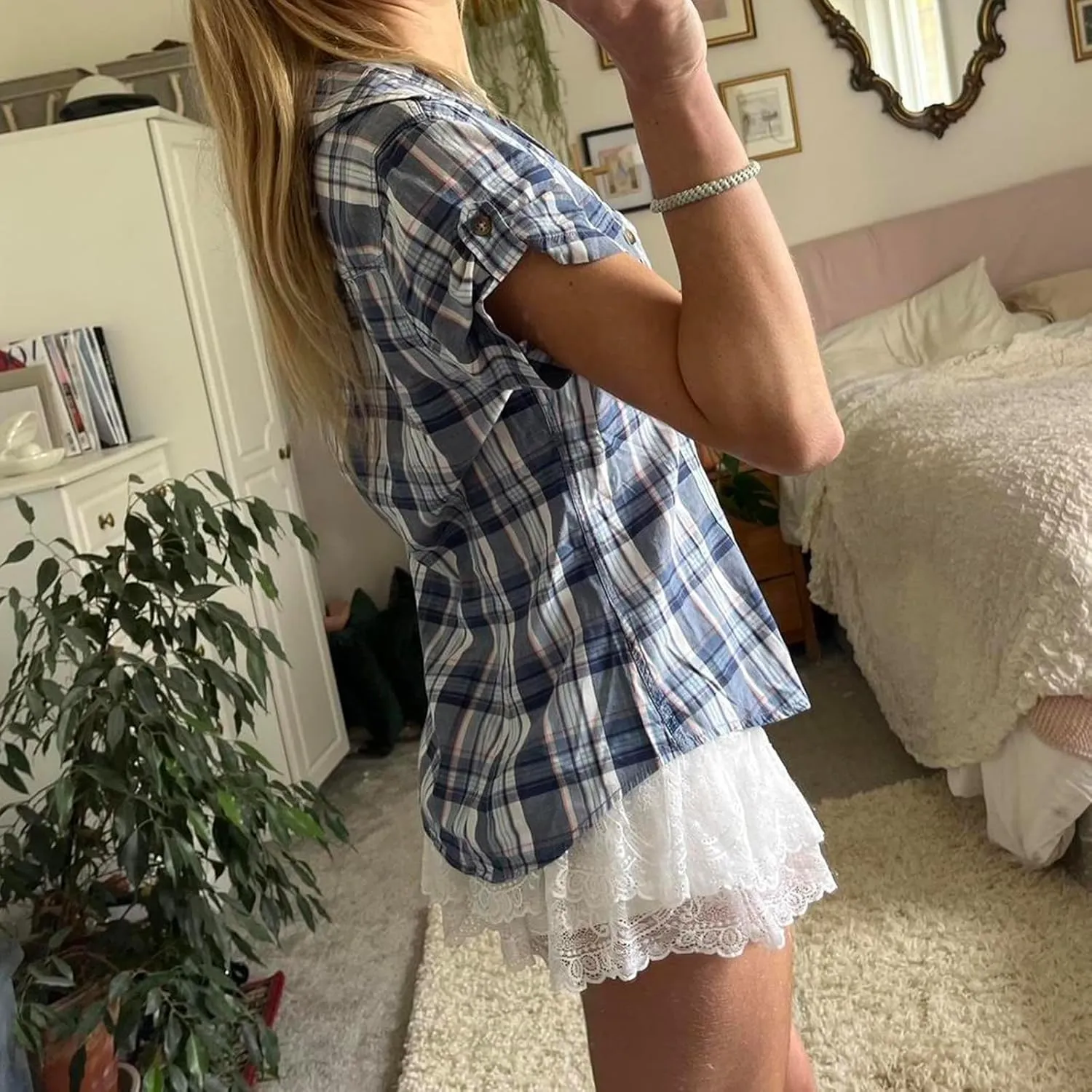 Women Y2k Short Sleeve Button Down Shirts Coquette V Neck Collared Crop Tops Vintage Slim Fit Going Out Blouse